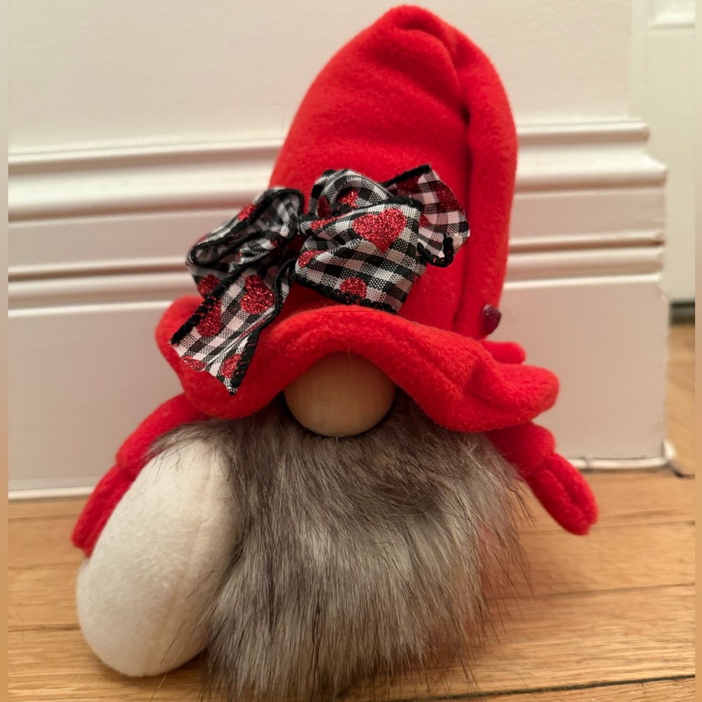 Red Valentine Gnome